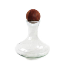 Load image into Gallery viewer, Clasico Decanter Small with Wood Topper
