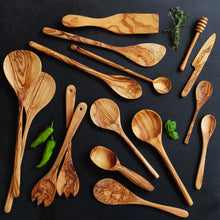 Load image into Gallery viewer, Olive Wood Classic Salad Set
